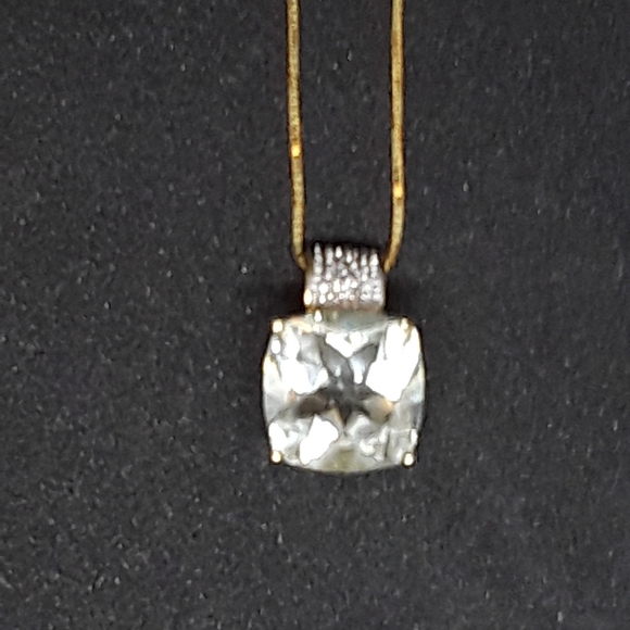 Woman\'s Diamond & Amethyst Necklace